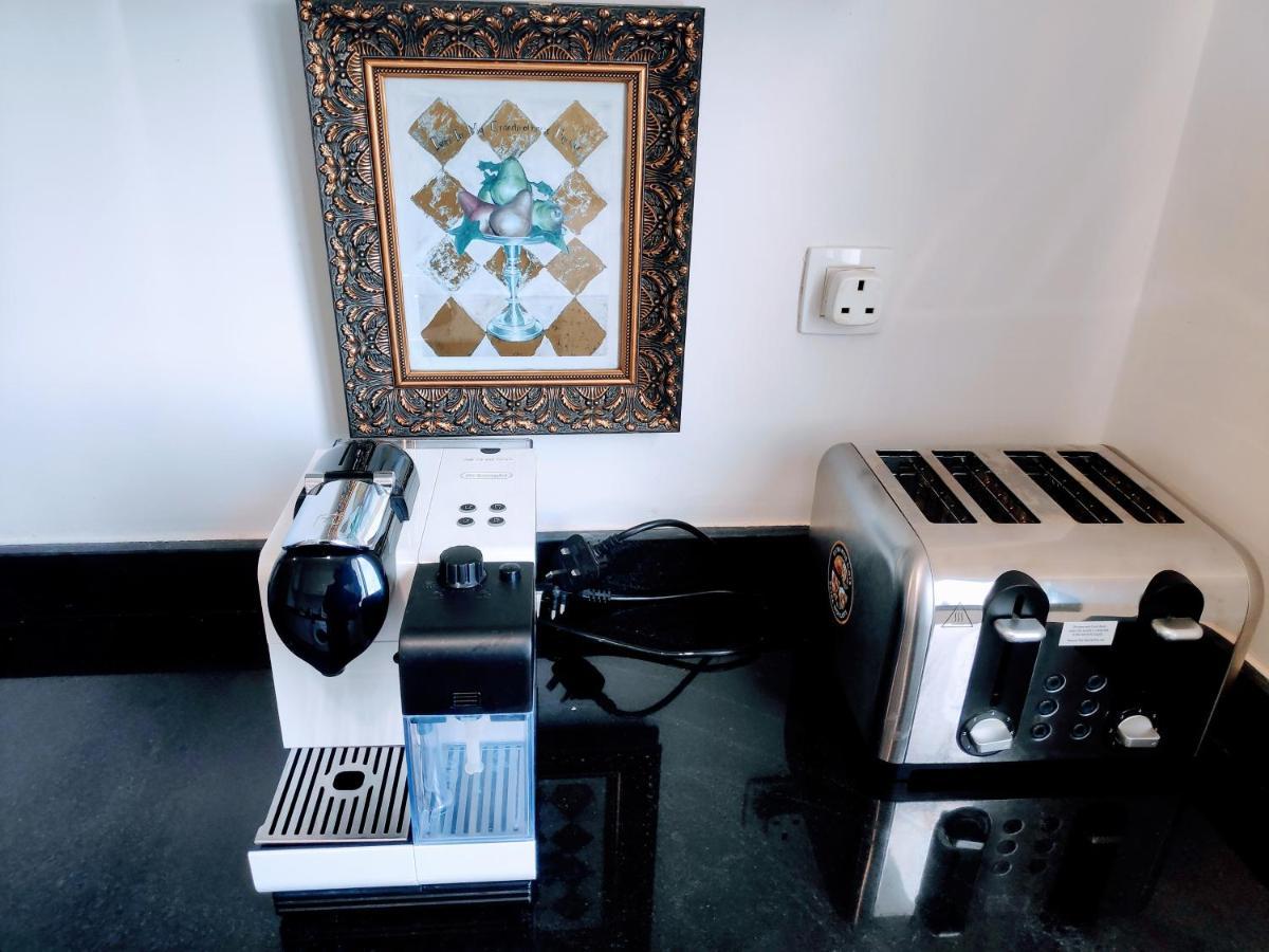 La Marina Luxury Apartment Fully Furnished Free Wifi, High Standard Residence, Amazing Prime Location Close To Restaurants, Transport, Beach And Bouregreg River Salé Eksteriør bilde